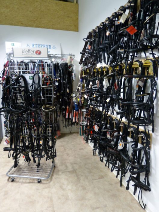 Reitzubehör bei Holzner Pferdefutter